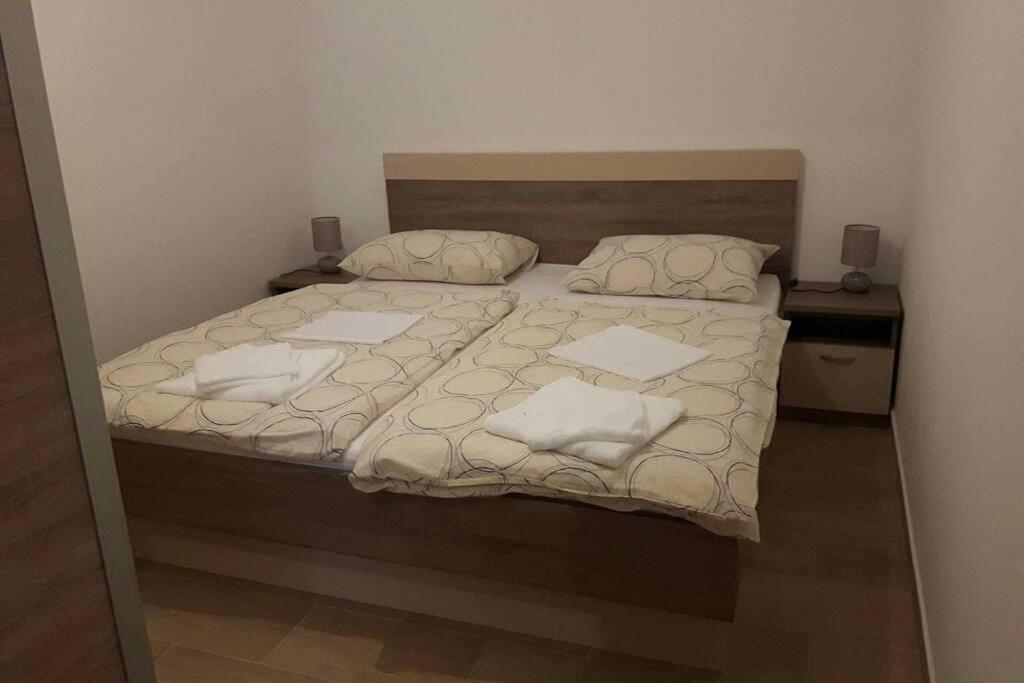ドゥギ・ラットApartman Jercicアパートメント エクステリア 写真